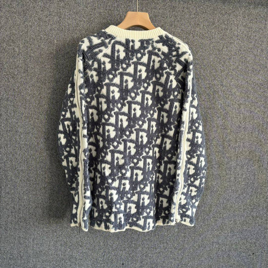 Long sleeve crew neck sweater