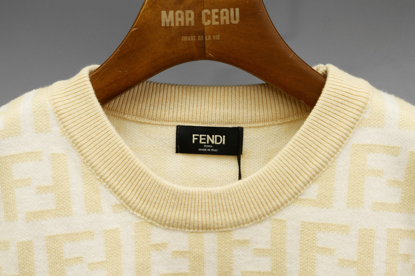 Jacquard crew neck knitted sweater