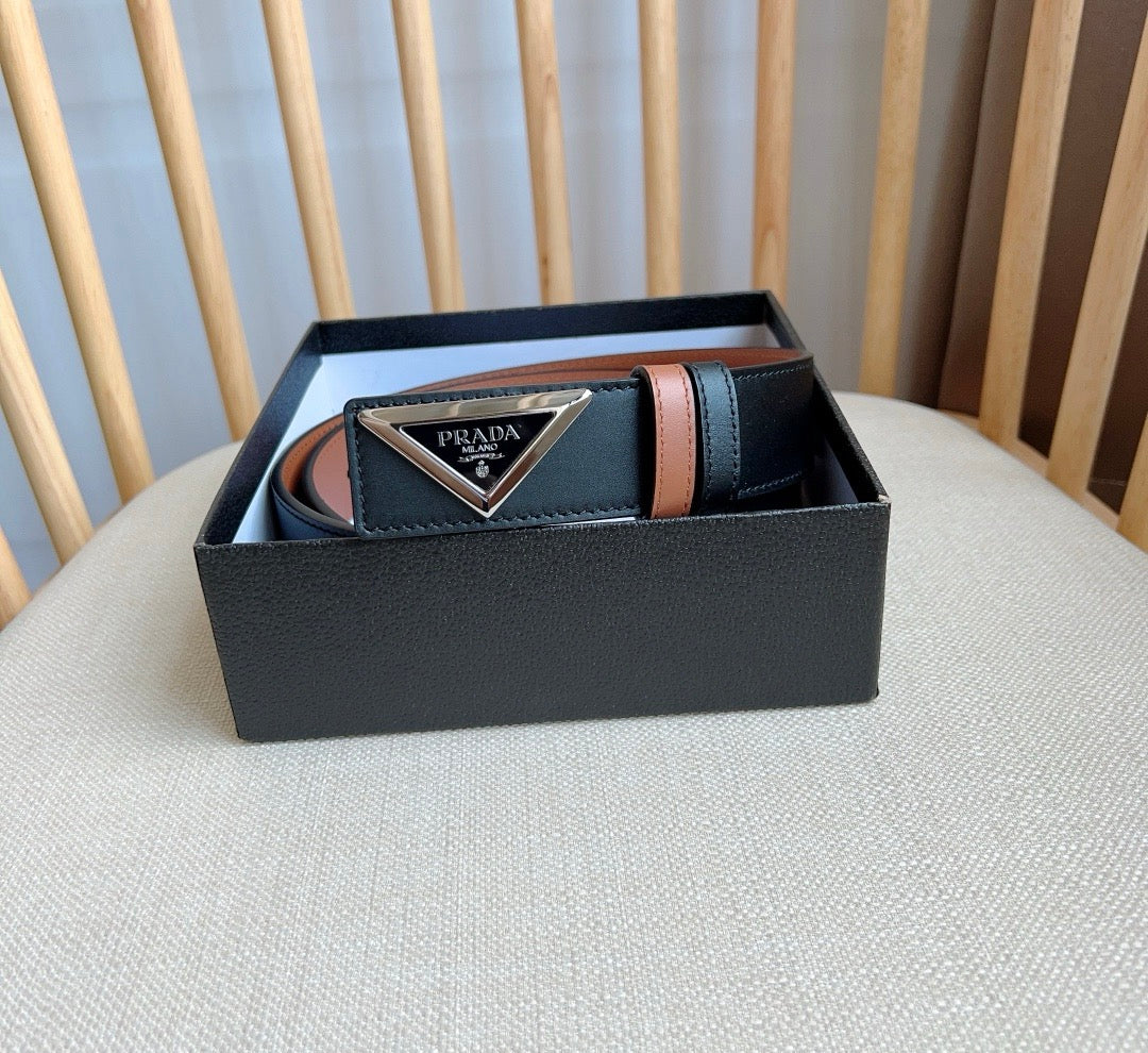 Shiny leather belt